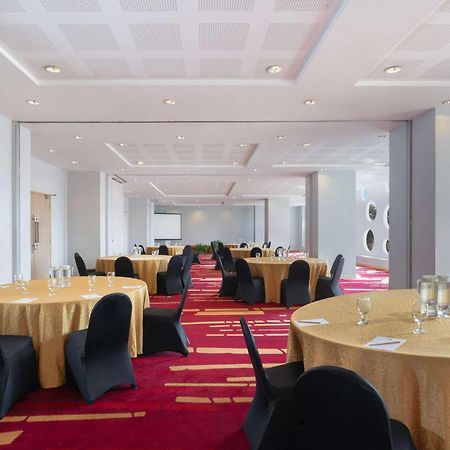 Ibis Styles Malang Hotell Exteriör bild