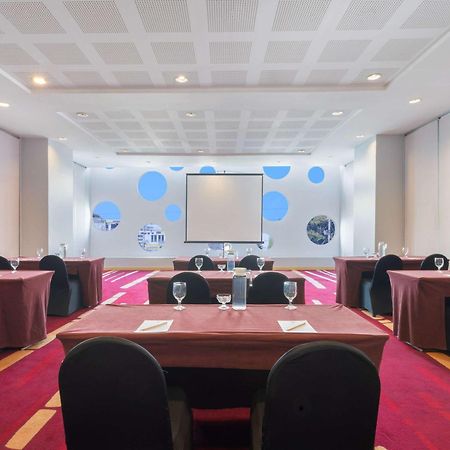 Ibis Styles Malang Hotell Exteriör bild