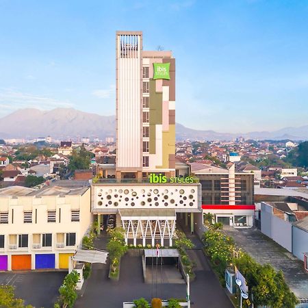 Ibis Styles Malang Hotell Exteriör bild