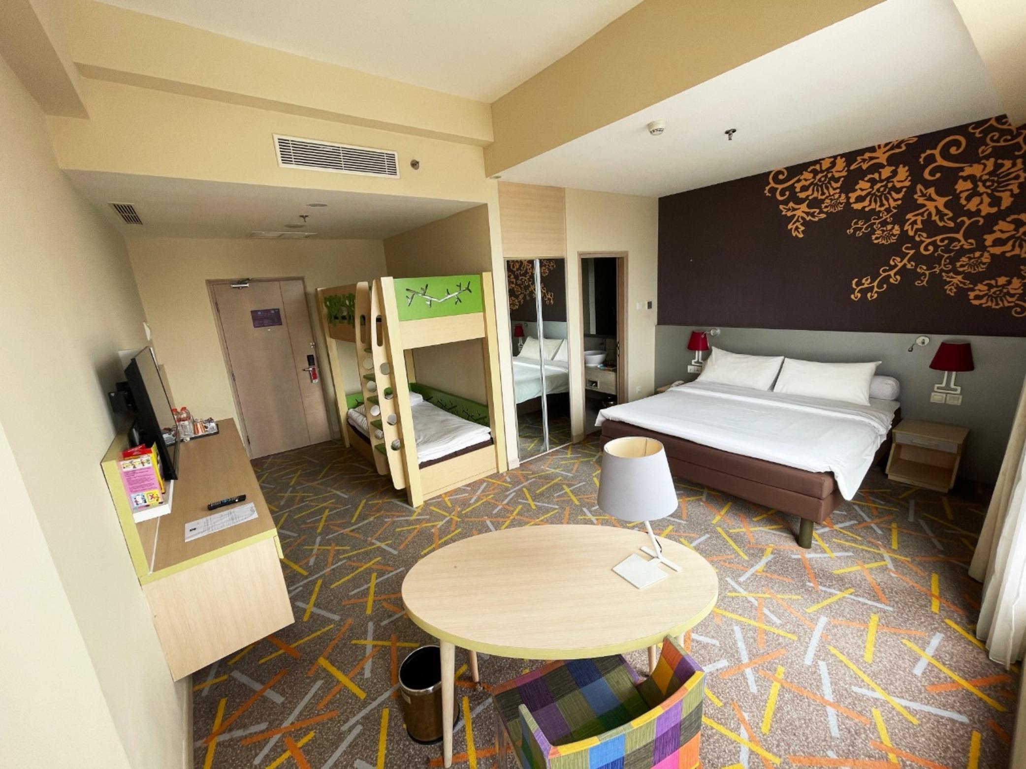 Ibis Styles Malang Hotell Exteriör bild