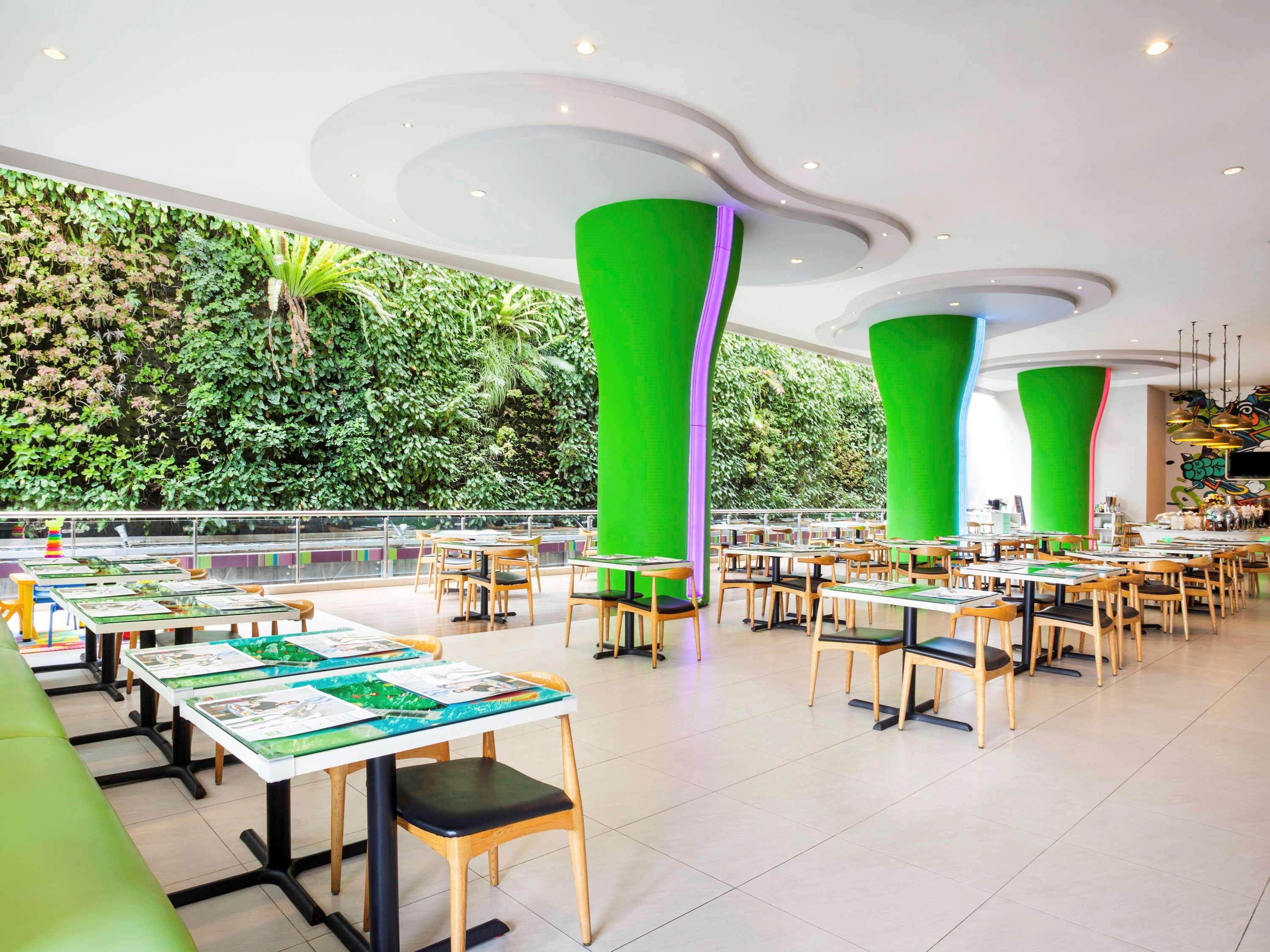 Ibis Styles Malang Hotell Exteriör bild