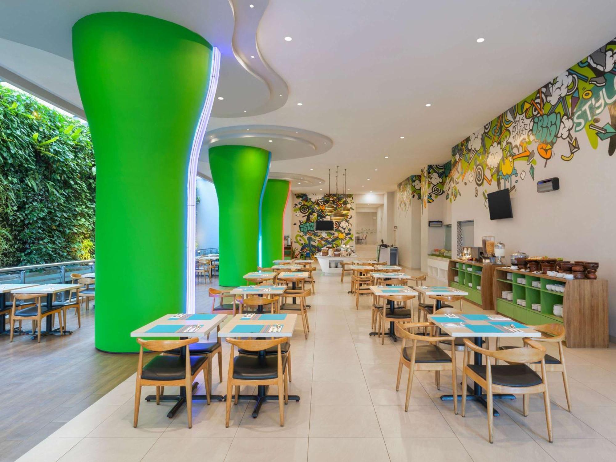 Ibis Styles Malang Hotell Exteriör bild