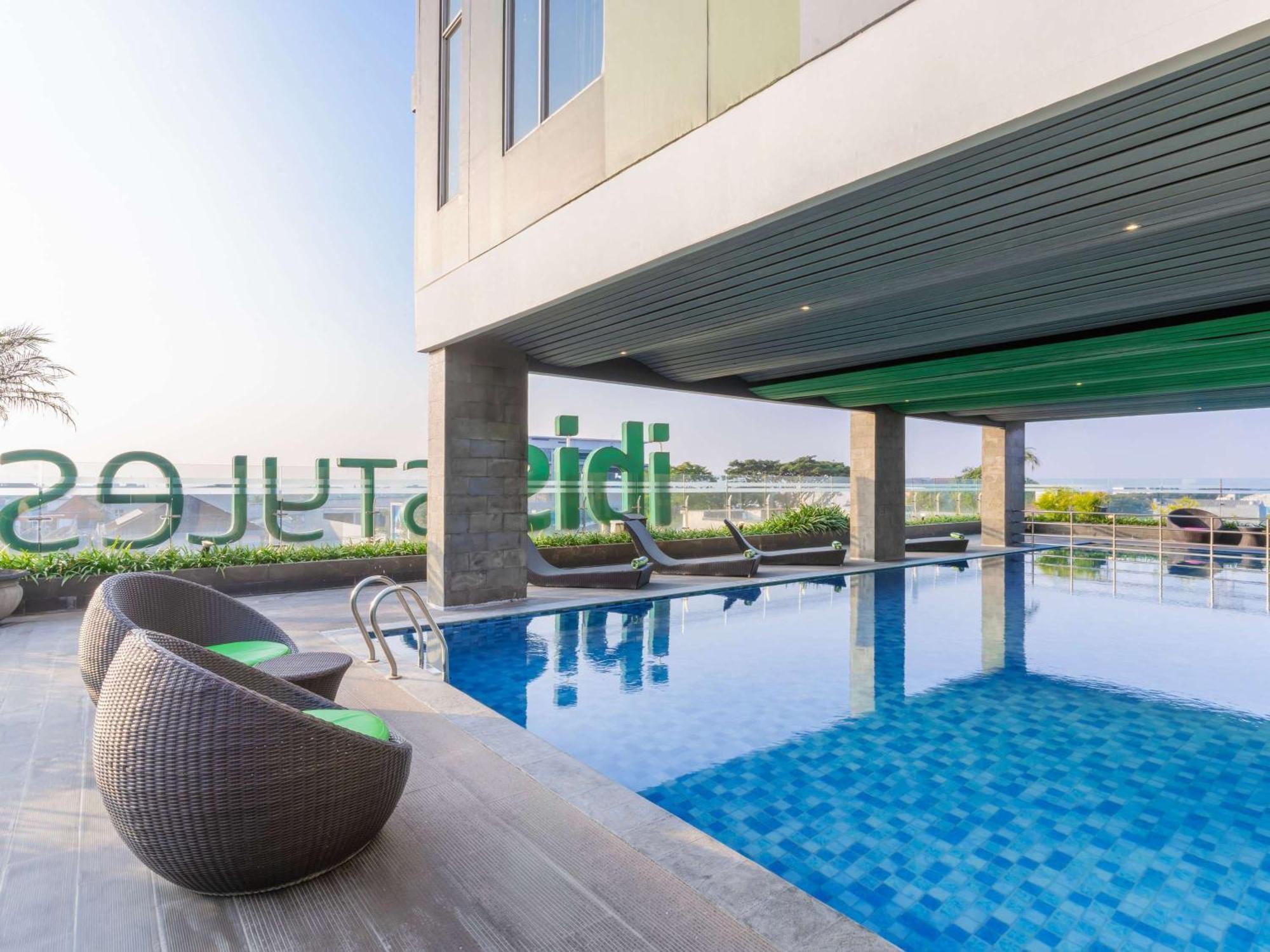 Ibis Styles Malang Hotell Exteriör bild