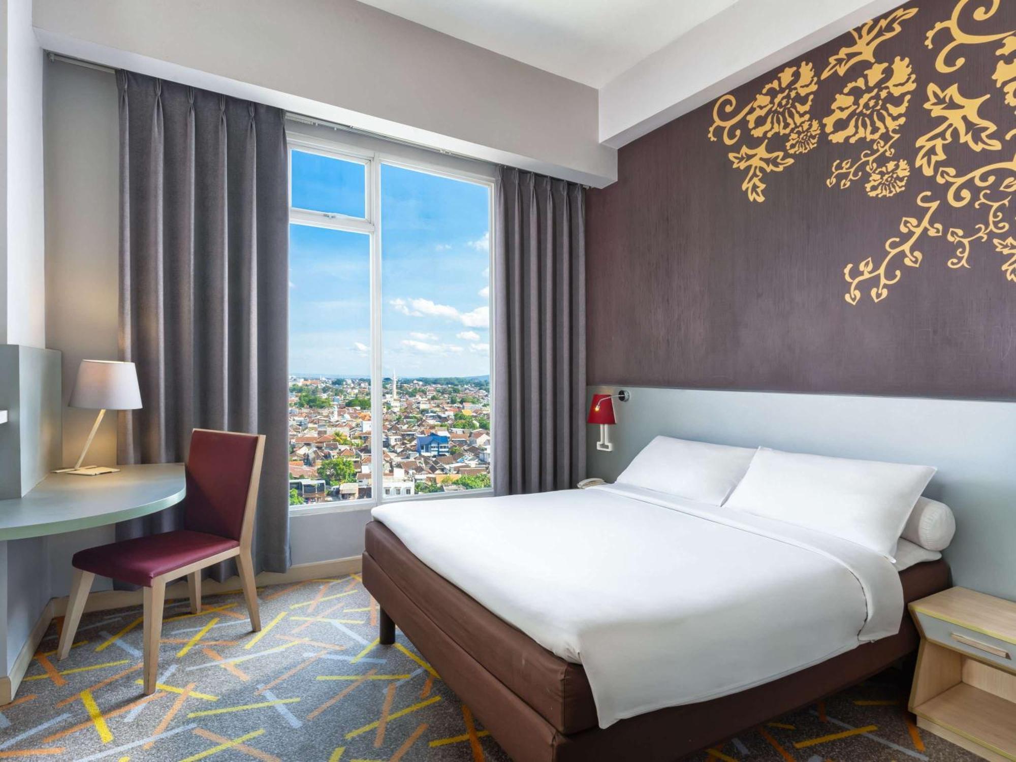 Ibis Styles Malang Hotell Exteriör bild