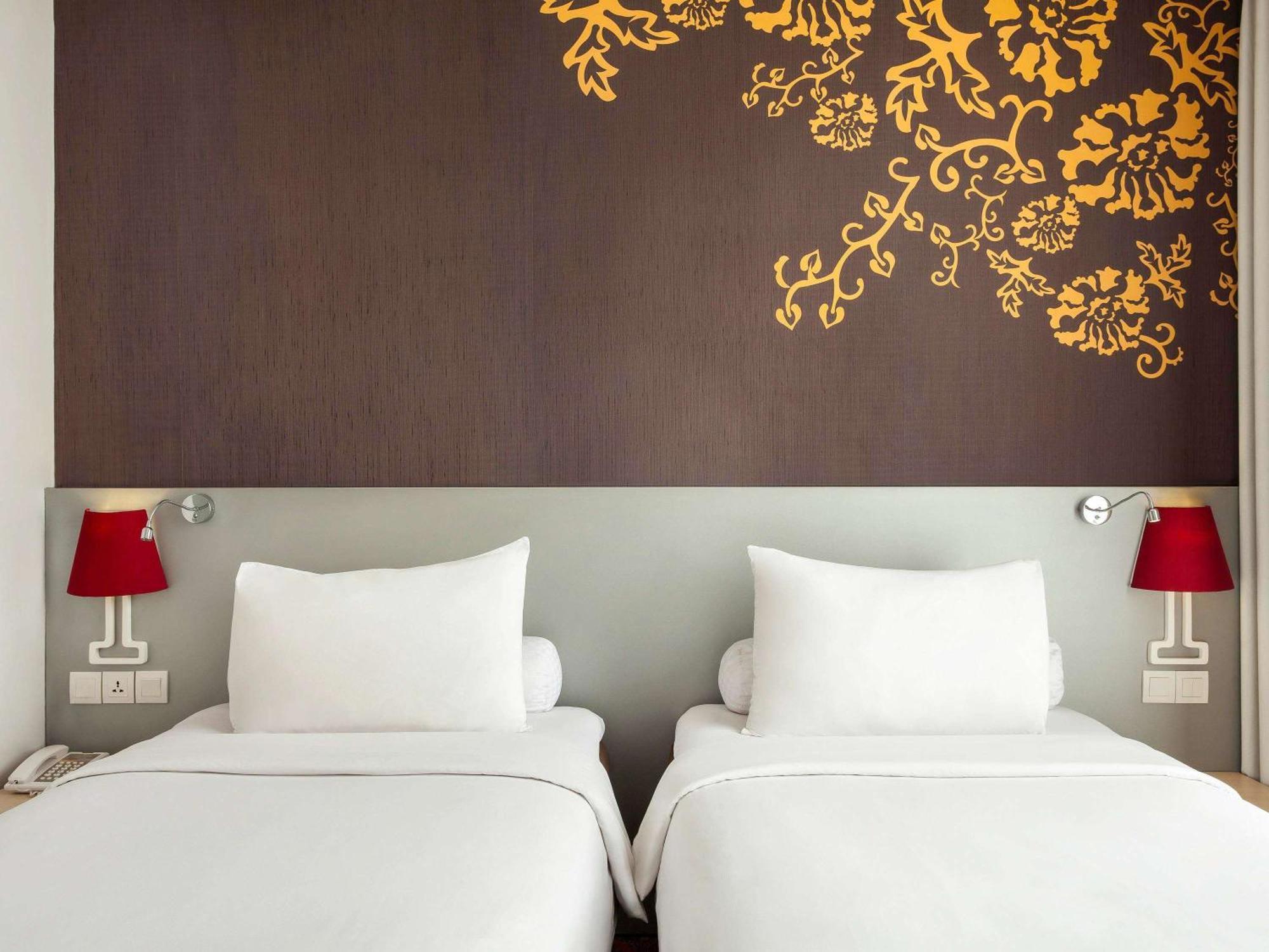 Ibis Styles Malang Hotell Exteriör bild