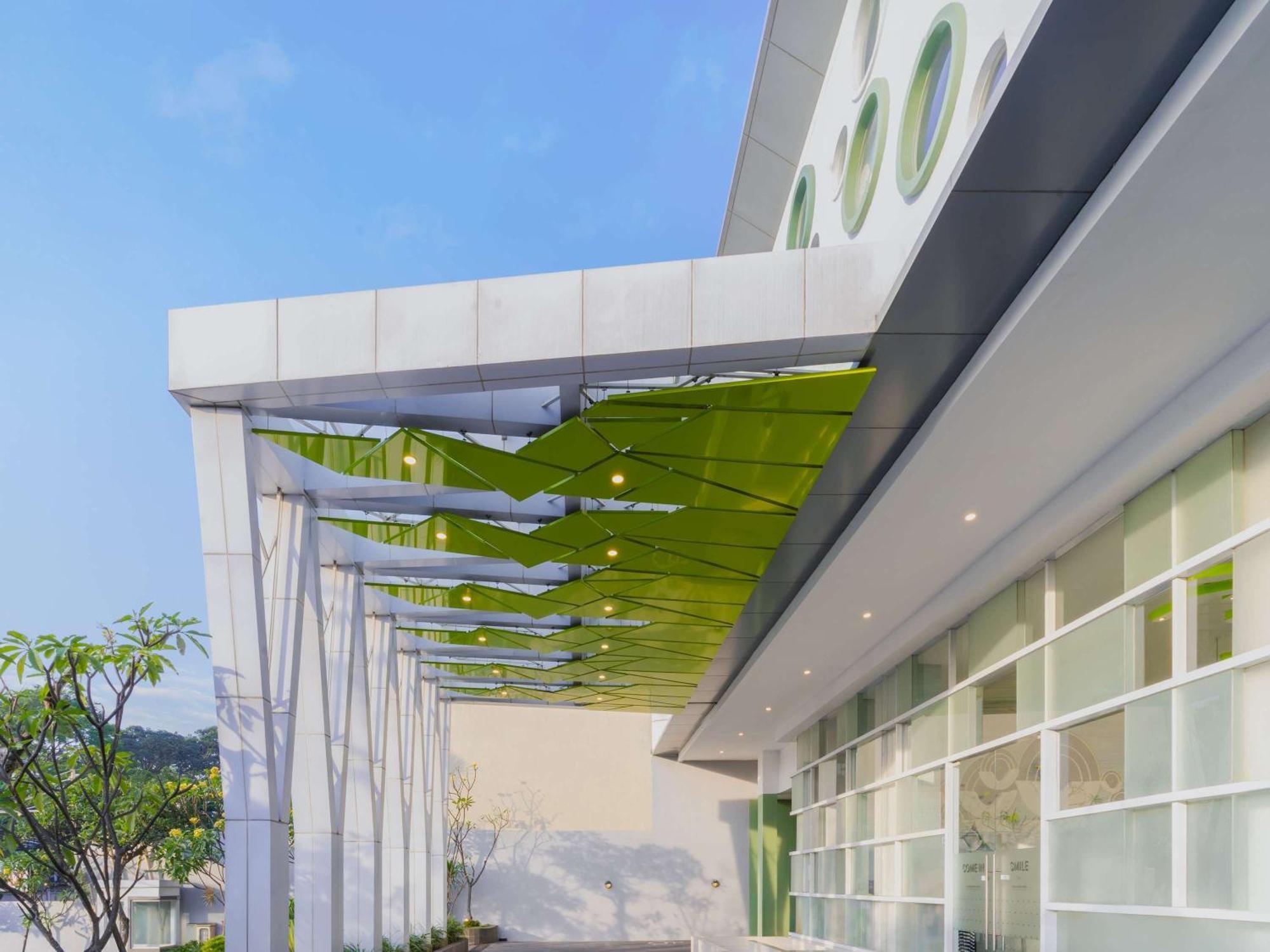 Ibis Styles Malang Hotell Exteriör bild
