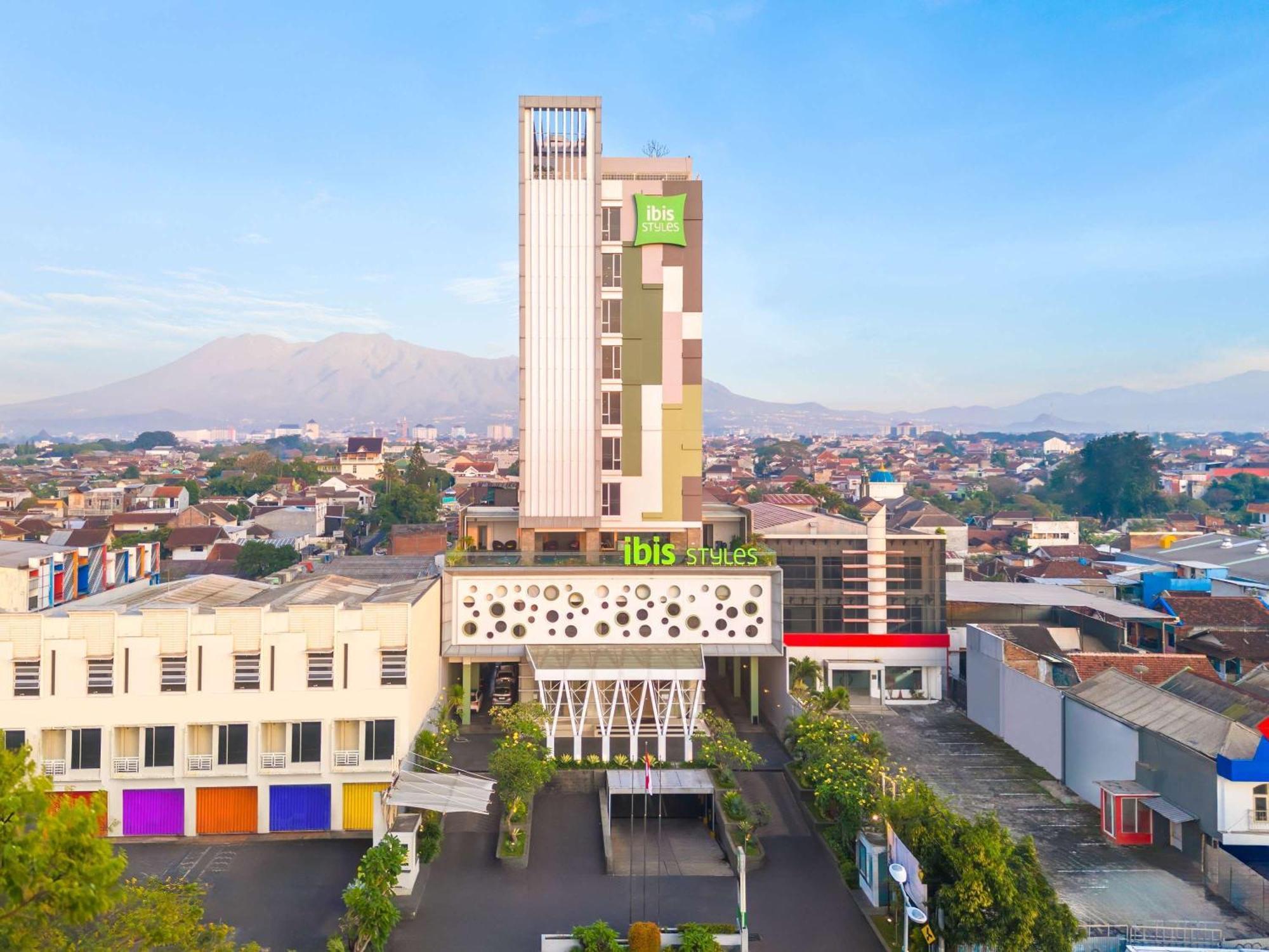 Ibis Styles Malang Hotell Exteriör bild