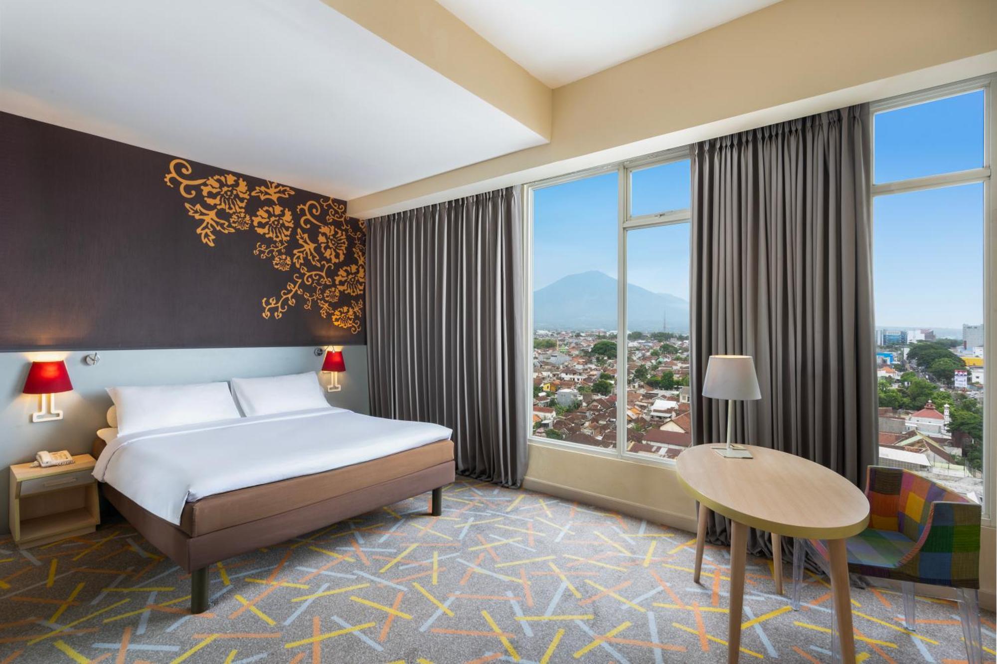 Ibis Styles Malang Hotell Exteriör bild
