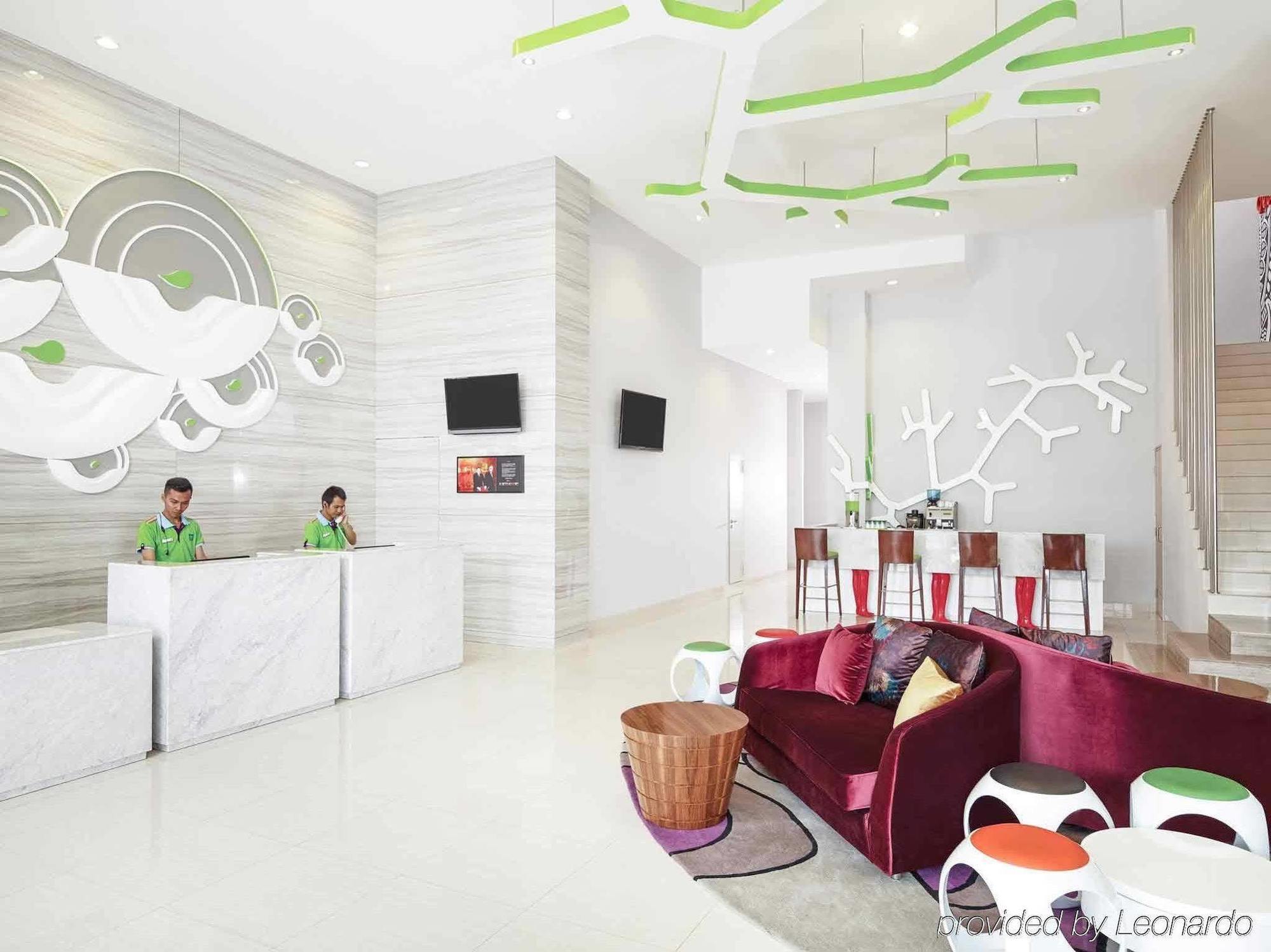 Ibis Styles Malang Hotell Exteriör bild