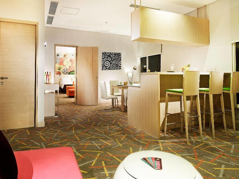 Ibis Styles Malang Hotell Exteriör bild