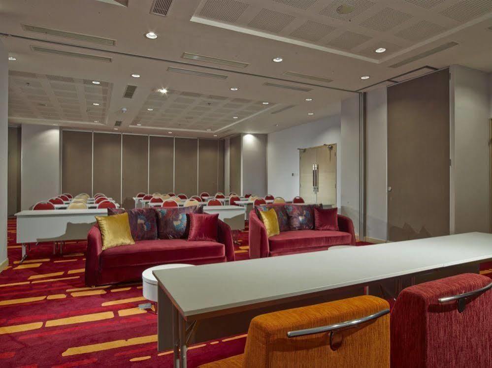 Ibis Styles Malang Hotell Exteriör bild
