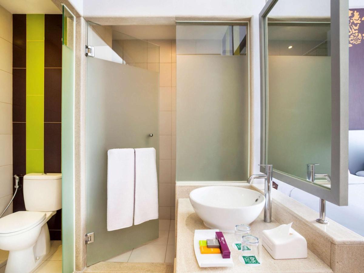 Ibis Styles Malang Hotell Exteriör bild